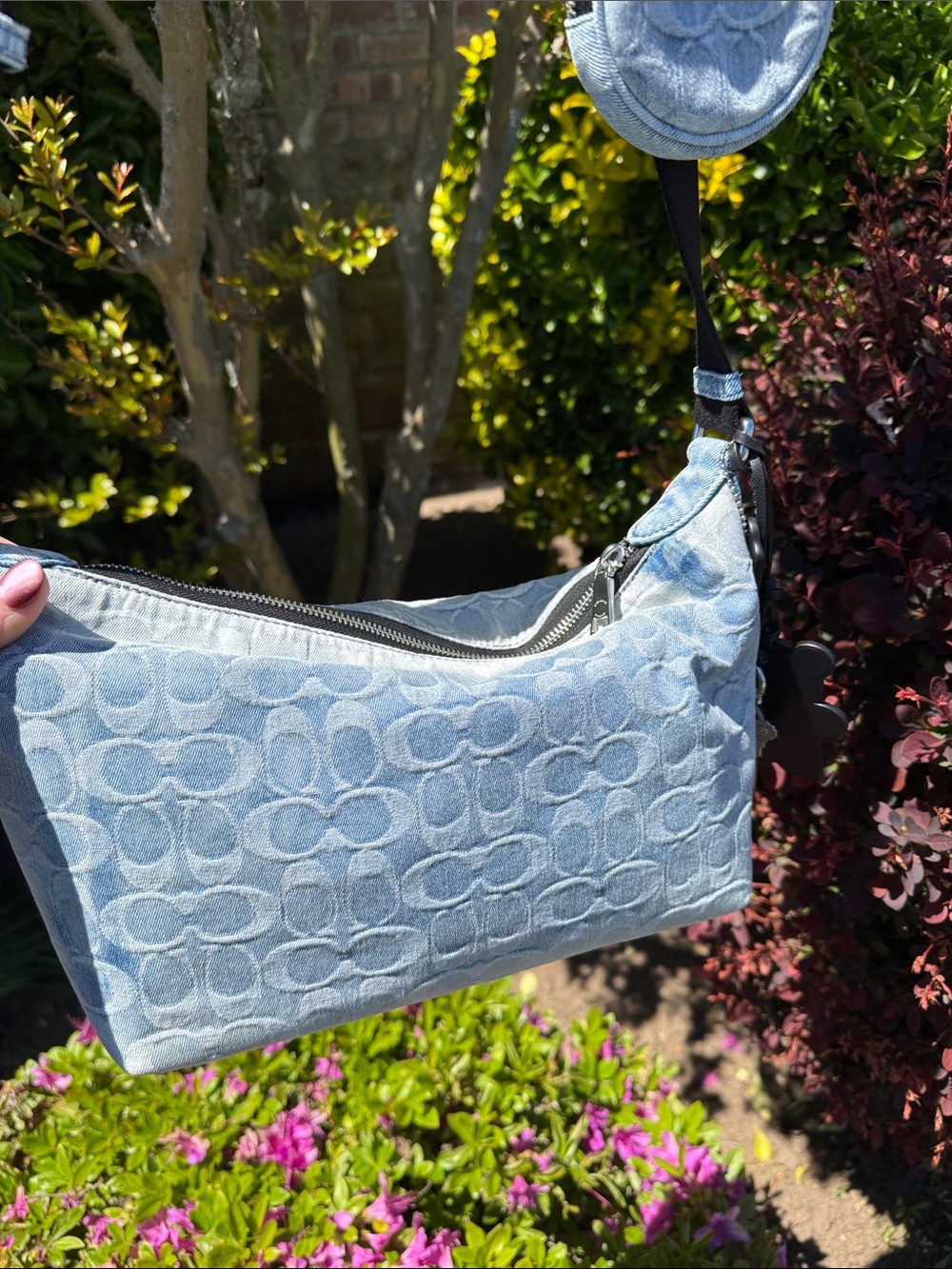 Coach Faded BlueDenim Adj.Crossbody Bag with Coin Pouch& theCharms NWOT - Picture 6 of 14